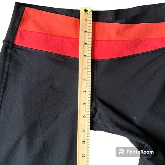 Lululemon Black Reversible Groove Crop Straight Leg Training Pants. Size 8 - Picture 4 of 8